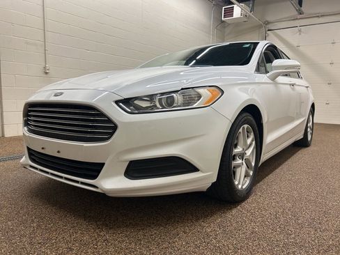 Used 2016 Ford Fusion SE image 5