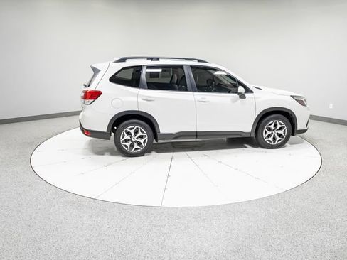 Used 2019 Subaru Forester Premium w/ All-Weather Package AWD/4WD image 33