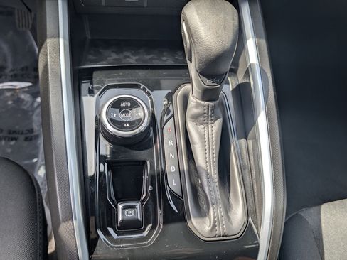 Used 2023 Chevrolet Colorado Trail Boss w/ Technology Package image 18