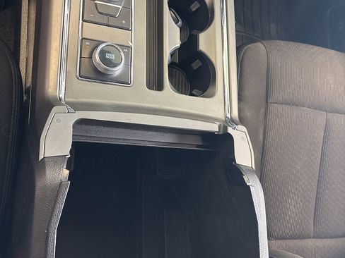 Used 2020 Ford Expedition XLT image 6