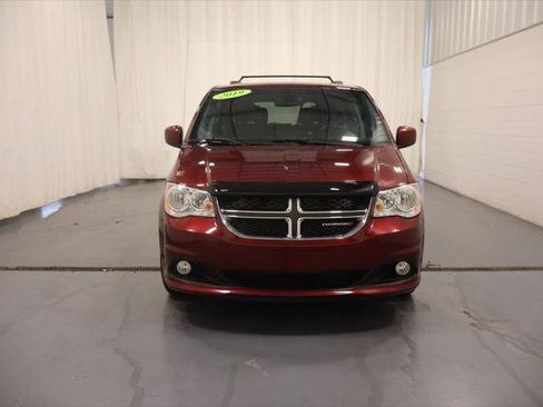 Certified 2019 Dodge Grand Caravan SXT FWD image 3