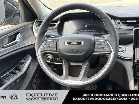Used 2023 Jeep Grand Cherokee L Limited w/ Luxury Tech Group II AWD/4WD image 24