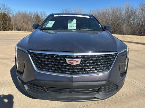 Certified 2024 Cadillac XT4 Luxury w/ Cold Weather Package image 8