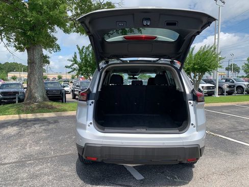Used 2024 Nissan Rogue SV FWD image 7