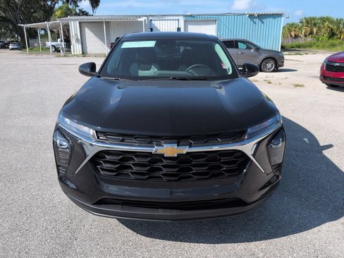 New 2026 Chevrolet Trax LS w/ LS Convenience Package FWD image 9