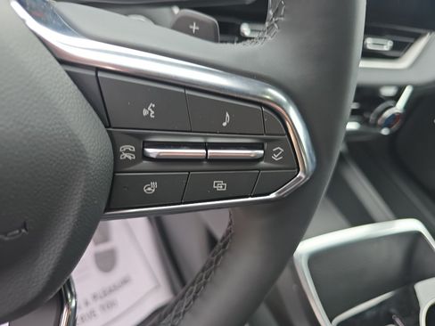 Used 2026 Chevrolet Equinox LT w/ Safety and Technology Package FWD image 22
