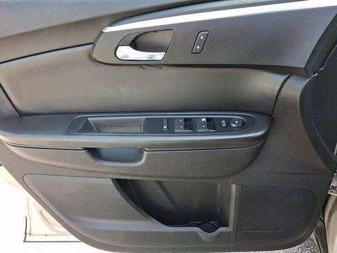 Used 2011 Chevrolet Traverse LT w/ Personal Connectivity Package FWD image 12
