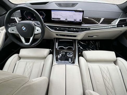 Certified 2024 BMW X7 xDrive40i w/ Executive Package image 23