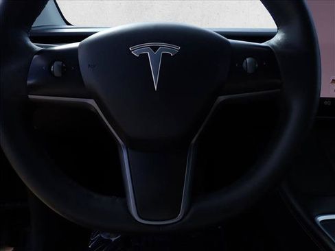Used 2023 Tesla Model Y Long Range AWD/4WD image 16