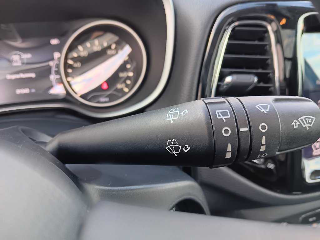 Used 2018 Jeep Compass Limited w/ Safe & Security Group AWD/4WD image 15