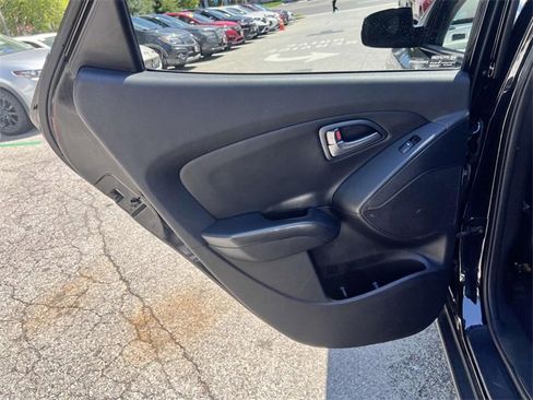 Used 2015 Hyundai Tucson SE image 11