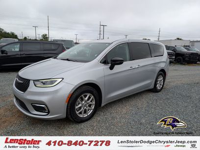 Used 2024 Chrysler Pacifica Touring-L
