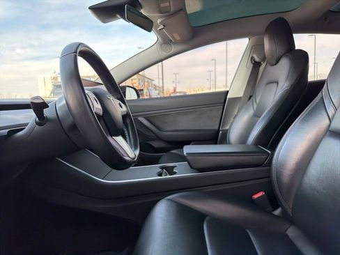 Used 2019 Tesla Model 3 Standard Range Plus image 21