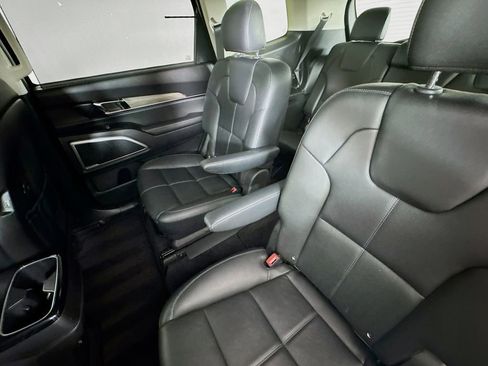 Used 2022 Kia Telluride EX w/ EX Premium Package FWD image 26