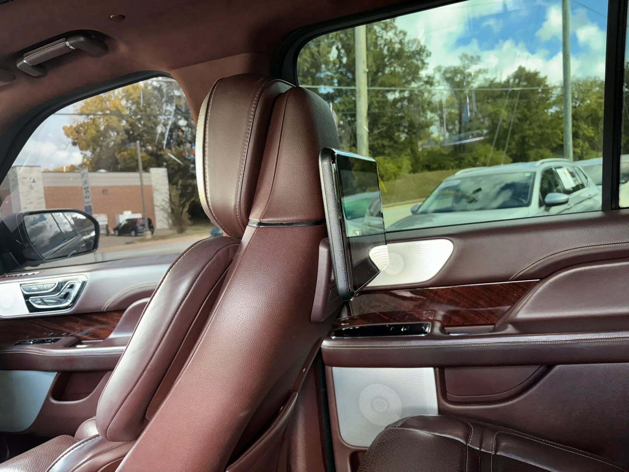 Used 2018 Lincoln Navigator Black Label w/ Cargo Package AWD/4WD image 16