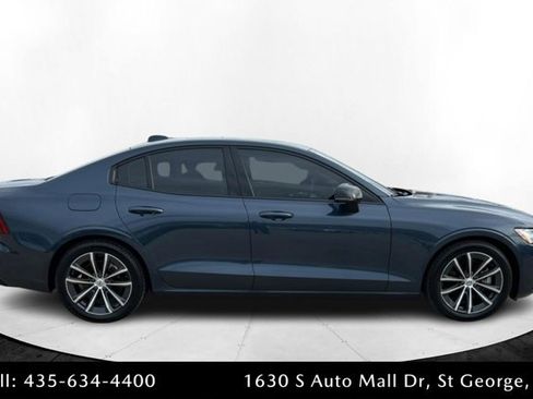 Used 2022 Volvo S60 B5 Momentum w/ Premium Package image 6