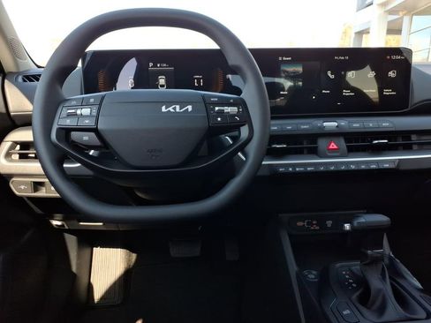 New 2026 Kia K4 LXS image 8