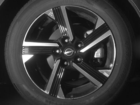 Used 2025 Nissan Sentra SV FWD image 13