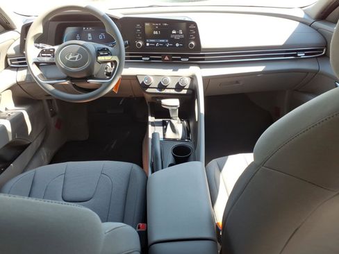 New 2026 Hyundai Elantra SE FWD image 6