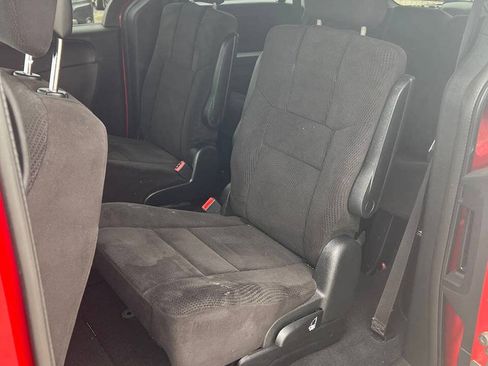 Used 2014 Dodge Grand Caravan SXT w/ Blacktop Package FWD image 17