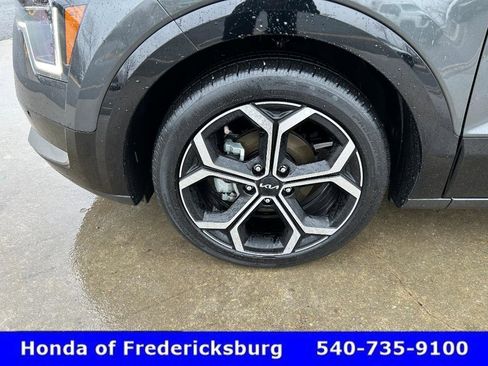 Used 2023 Kia Niro SX Touring image 10