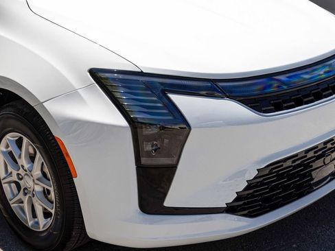 New 2027 Chrysler Pacifica Select FWD image 32