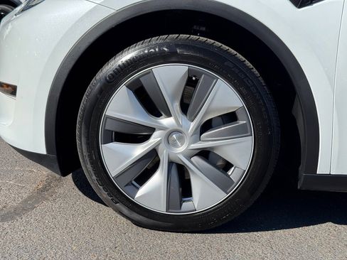 Used 2023 Tesla Model Y Long Range image 7