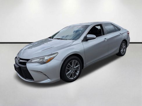 Used 2016 Toyota Camry SE FWD image 8