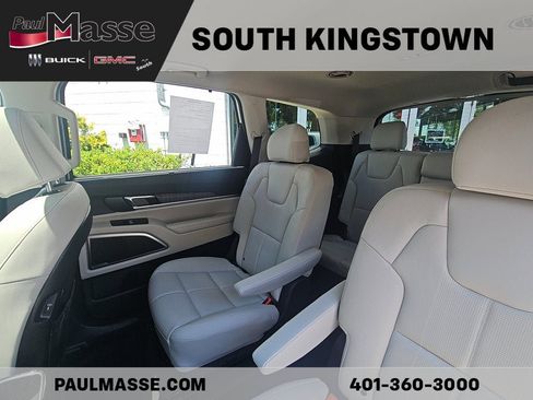 Used 2024 Kia Telluride EX w/ EX Captain's Chair Package AWD/4WD image 22
