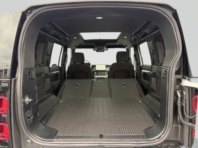 Used 2025 Land Rover Defender 110 S AWD/4WD image 44