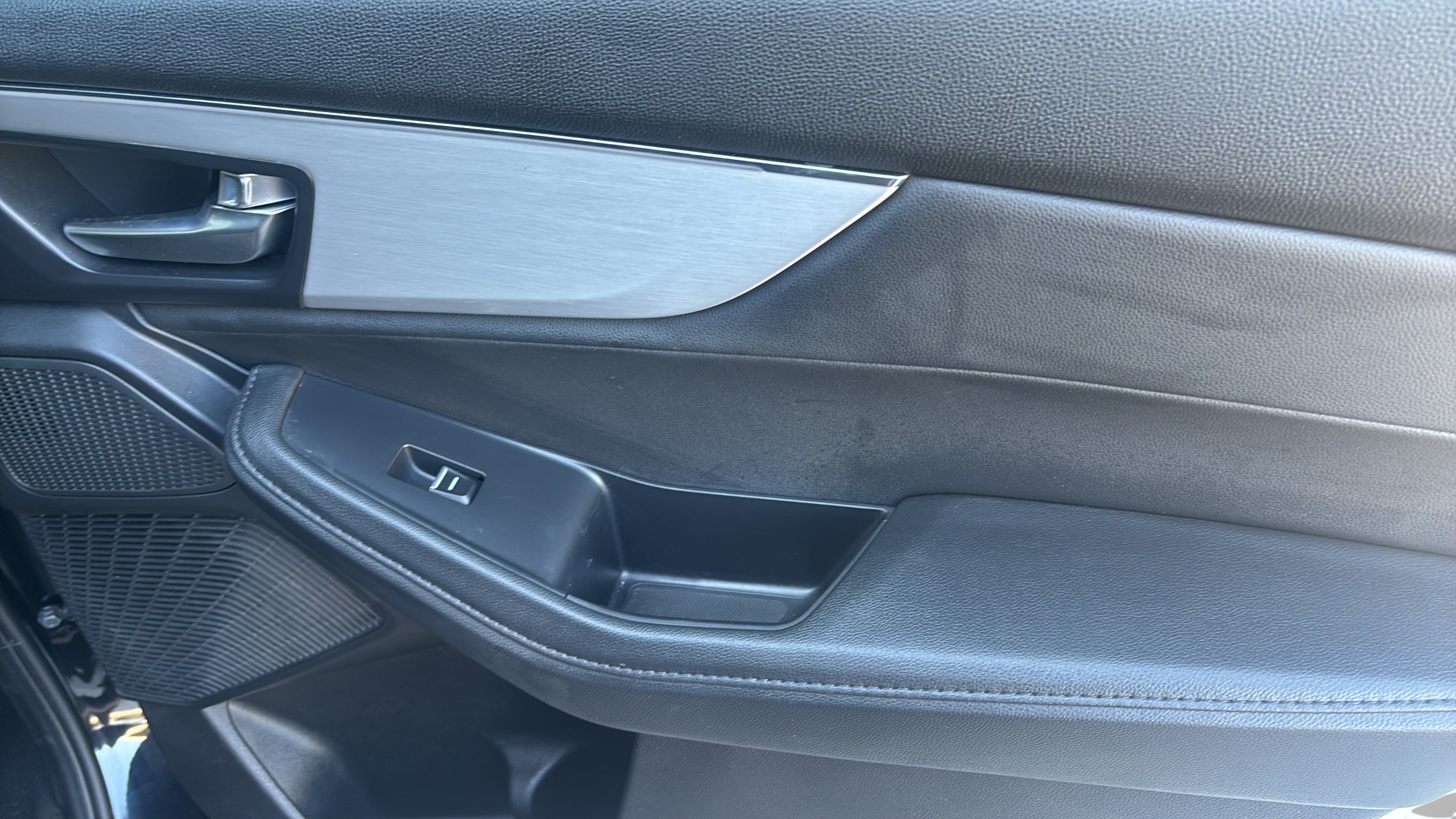 Certified 2025 Acura MDX FWD image 30