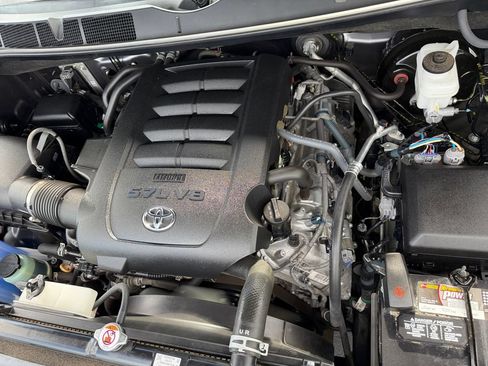 Used 2021 Toyota Tundra Platinum AWD/4WD image 31