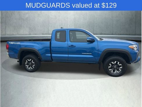 Used 2017 Toyota Tacoma TRD Off-Road w/ Tow Package AWD/4WD image 8