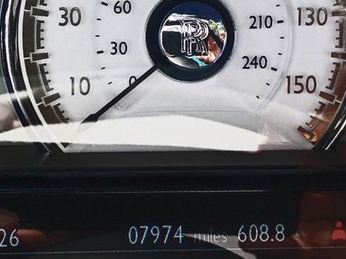 Used 2020 Rolls-Royce Dawn image 47