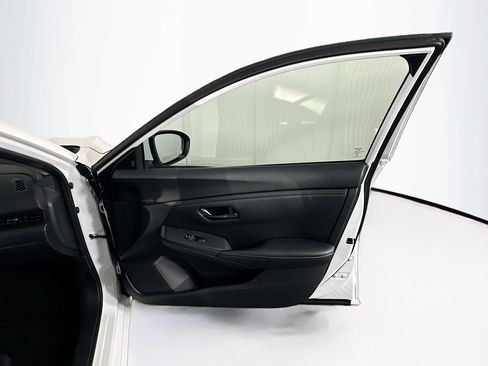 Used 2025 Nissan Sentra S image 29