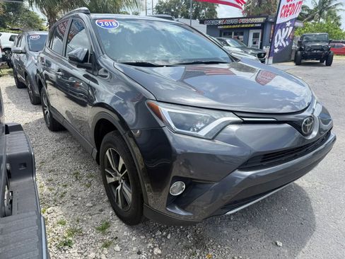 Used 2018 Toyota RAV4 XLE FWD image 1