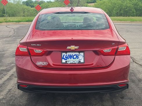 Used 2017 Chevrolet Malibu LT FWD image 3