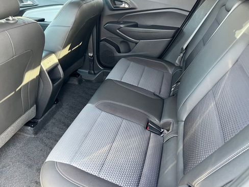 Used 2025 Chevrolet Trax LT w/ LT Convenience Package image 11