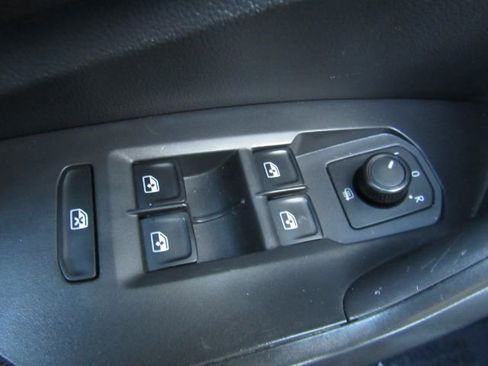 Used 2020 Volkswagen Jetta SE w/ SE Cold Weather Package image 30