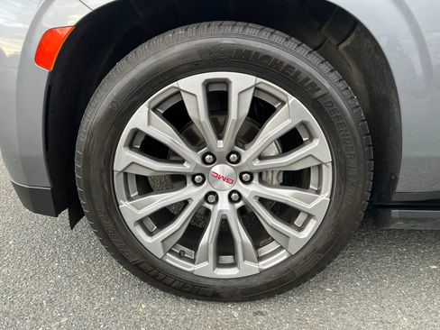 Used 2022 GMC Yukon Denali w/ Denali Premium Package image 16