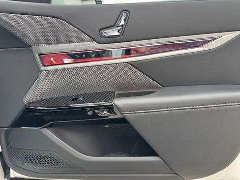 Certified 2025 BMW 740i xDrive 740i xDrive image 28