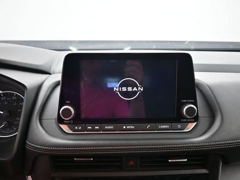 Used 2025 Nissan Rogue SV AWD/4WD image 22