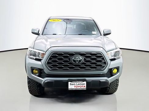 Used 2021 Toyota Tacoma TRD Off-Road w/ Technology Package image 2