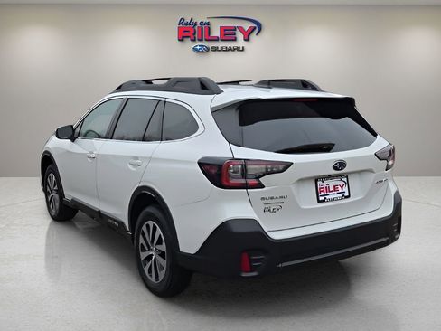 Used 2022 Subaru Outback Premium image 3
