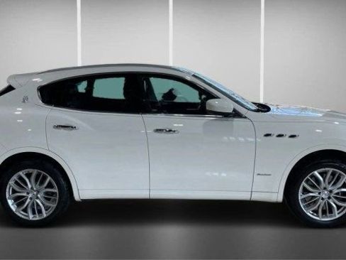Used 2021 Maserati Levante S GranLusso image 6