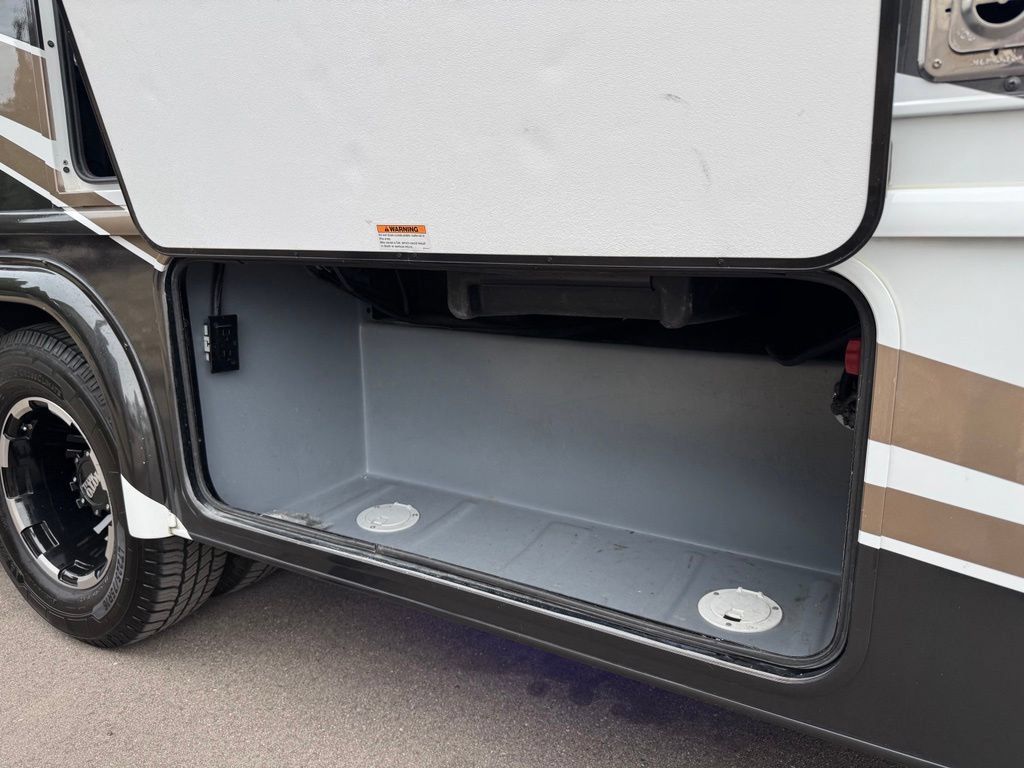 Used 2017 Ford E-450 and Econoline 450 Super Duty w/ Motorhome Prep Package RWD image 47