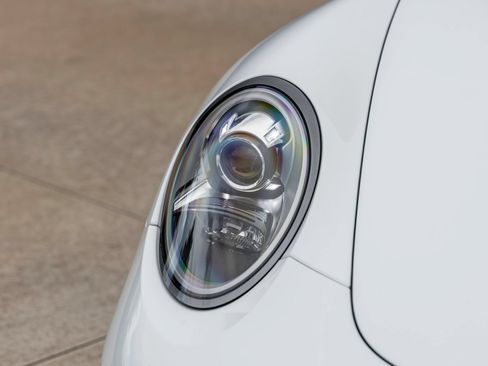 Certified 2018 Porsche 911 Carrera T RWD image 21