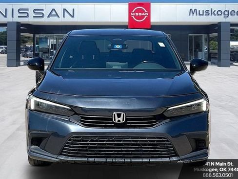 Used 2023 Honda Civic Sport image 2