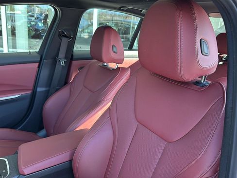 Used 2025 BMW 330i Sedan image 24