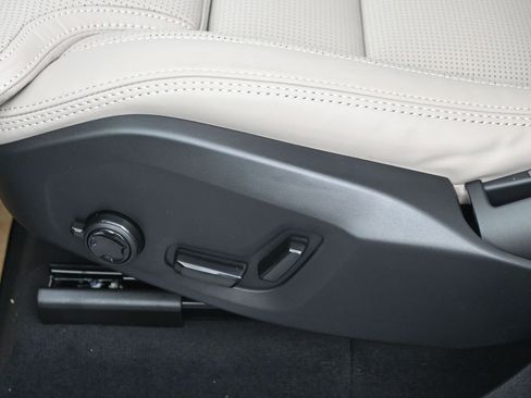 New 2026 Volvo XC90 B6 Ultra w/ Protection Package AWD/4WD image 12